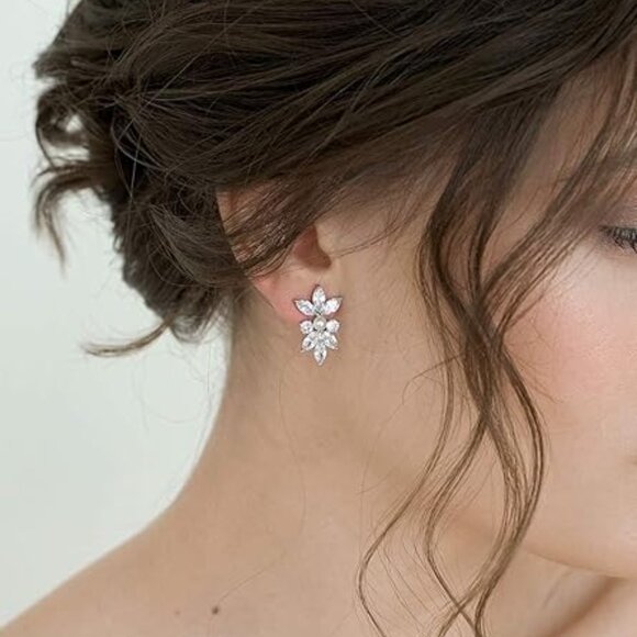 Neiman Marcus Maquise Crystal Pearl Rhinestone Earrings - Picture 1 of 4